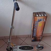 Monopattino a spinta ultraleggero e pieghevole