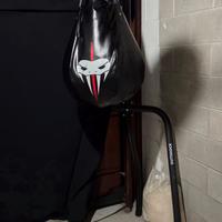 Sacco da boxe con supporto