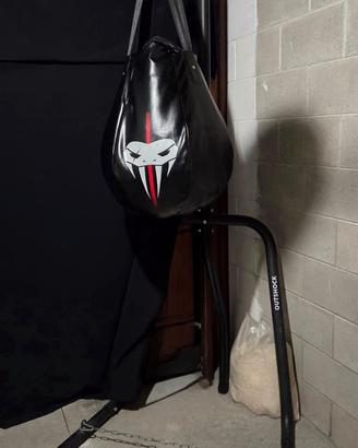Sacco da boxe con supporto
