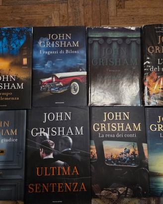 8 libri John Grisham come nuovi