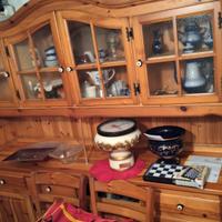 Credenza, 5 sedie , 1 tavolone , 1 cassettiera