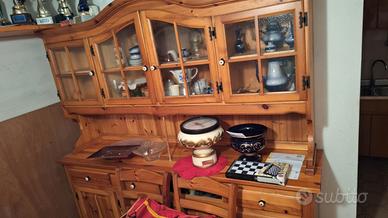 Credenza, 5 sedie , 1 tavolone , 1 cassettiera