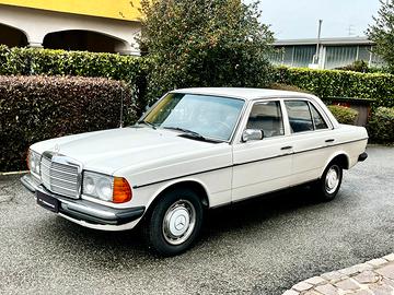 Mercedes 240 D