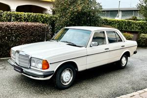 Mercedes 240 D