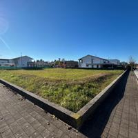 TERRENO EDIFICABILE DALLA FORMA RGOLARE E BELLA...