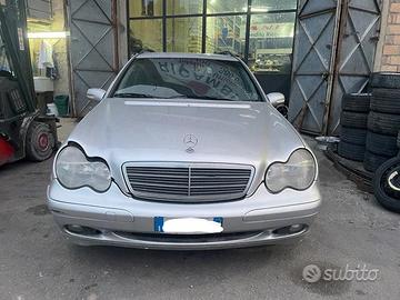 Ricambi Mercedes-Benz C220 CDI SW 143cv del 2002