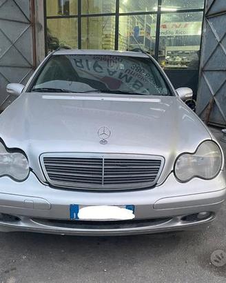Ricambi Mercedes-Benz C220 CDI SW 143cv del 2002