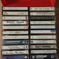 valigetta con musicassette musica