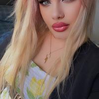 Fotomodella cameriera