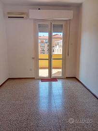 PIAZZA MAZZOTTI pentavano cucina E. 85.000