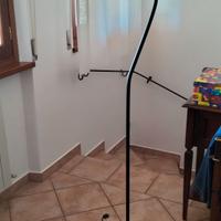 Piantana da terra con portalampada orientabile