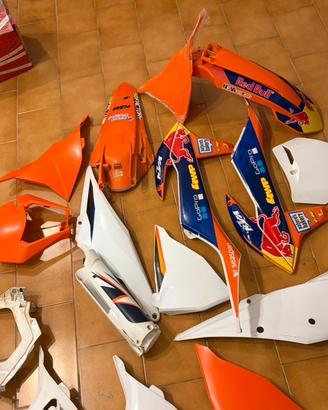 plastiche ktm 2022 in giu