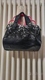 Borsa nera in pailletes 