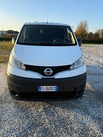 Nissan nv200