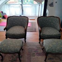 Poltrone stile inglese 800 con pouf e tavolino