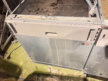 Lavastoviglie da incasso  Electrolux REX