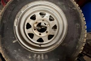 Pneumatici chiodati 4x4