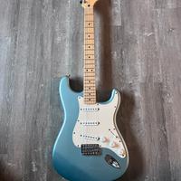 FENDER STRATOCASTER