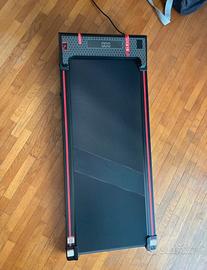 Walking pad, tapis roulant elettrico piatto