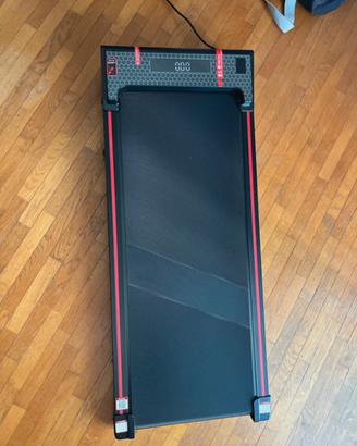 Walking pad, tapis roulant elettrico piatto