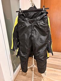 Pantaloni da moto.