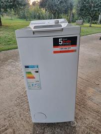 Lavatrice Indesit carica alto 7 kg.