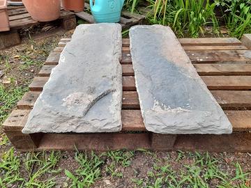 Lastra in pietra di Moltrasio.