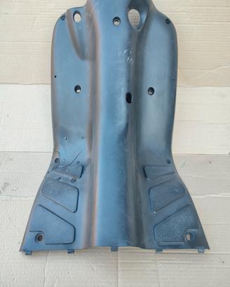 pedana poggiapiedi piaggio typhoon nrgntt riparata