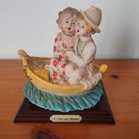 Coppia in barca vintage 