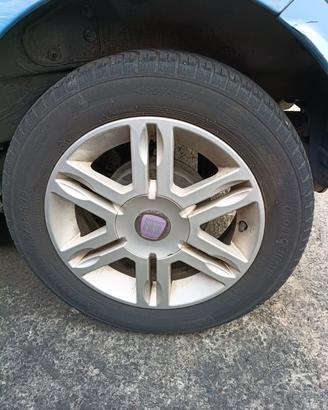 GOMME COMPLETE DI CERCHI IN LEGA 165/65 R14 FIAT