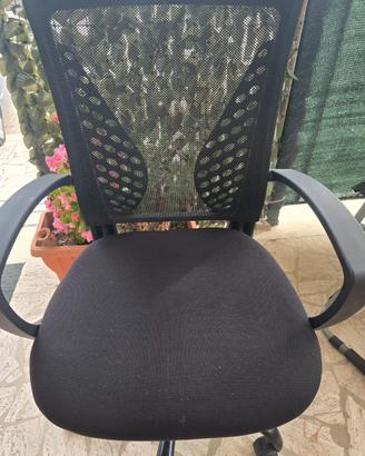 Sedia nera per studio