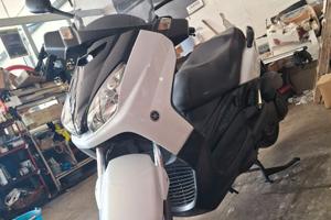 YAMAHA xmax 