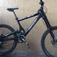 Bici GIANT DH Comp DownHill