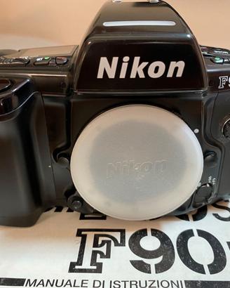 Nikon F90 e teleobbiettivo 70-210 AF-D f4-f5.6