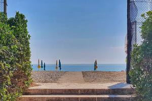 Prima fila mare con parcheggio e spiaggia privata