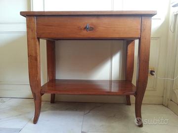 Scrittoio in legno con cassetto e ripiano basso