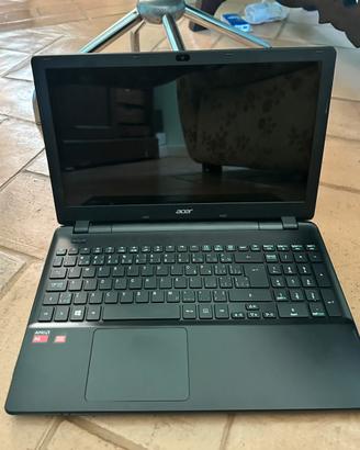 AcerAspire ES1-521, 15,6 pollici , AMD A8, 8GB RAM