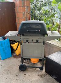 barbecue a gas pietra lavica con bombola 