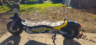 monopattino ducati scrambler 