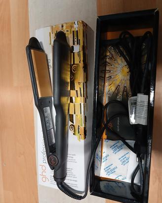Piastra per capelli.