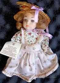 BAMBOLA IN BISCUIT DI PORCELLANA DI CAPODIMONTE