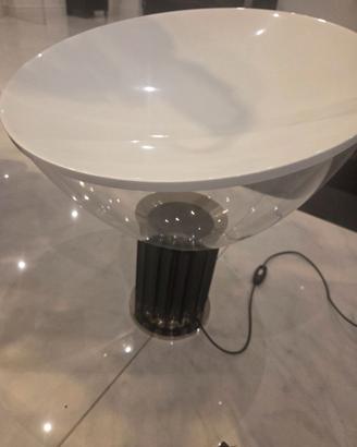 Lampada Taccia Flos large nera e plexiglass