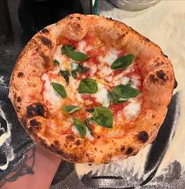 Pizzaiolo tutti forni pizza napoletana calabrese