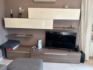 parete attrezzata pari al nuovo