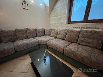 Divano con cuscini in piuma d’oca