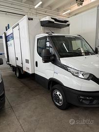 Iveco camion frigo pat.B