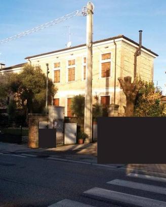 Villa a Altivole, via San Michele, 10/a, 6 locali