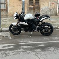 Triumph speed triple 1050