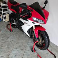 Moto da corsa R1