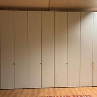 Armadio laccato verde salvia